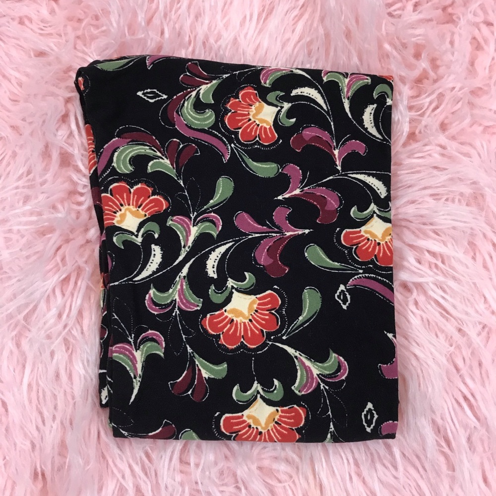 LuLaRoe NWOT OS (0-10) Leggings